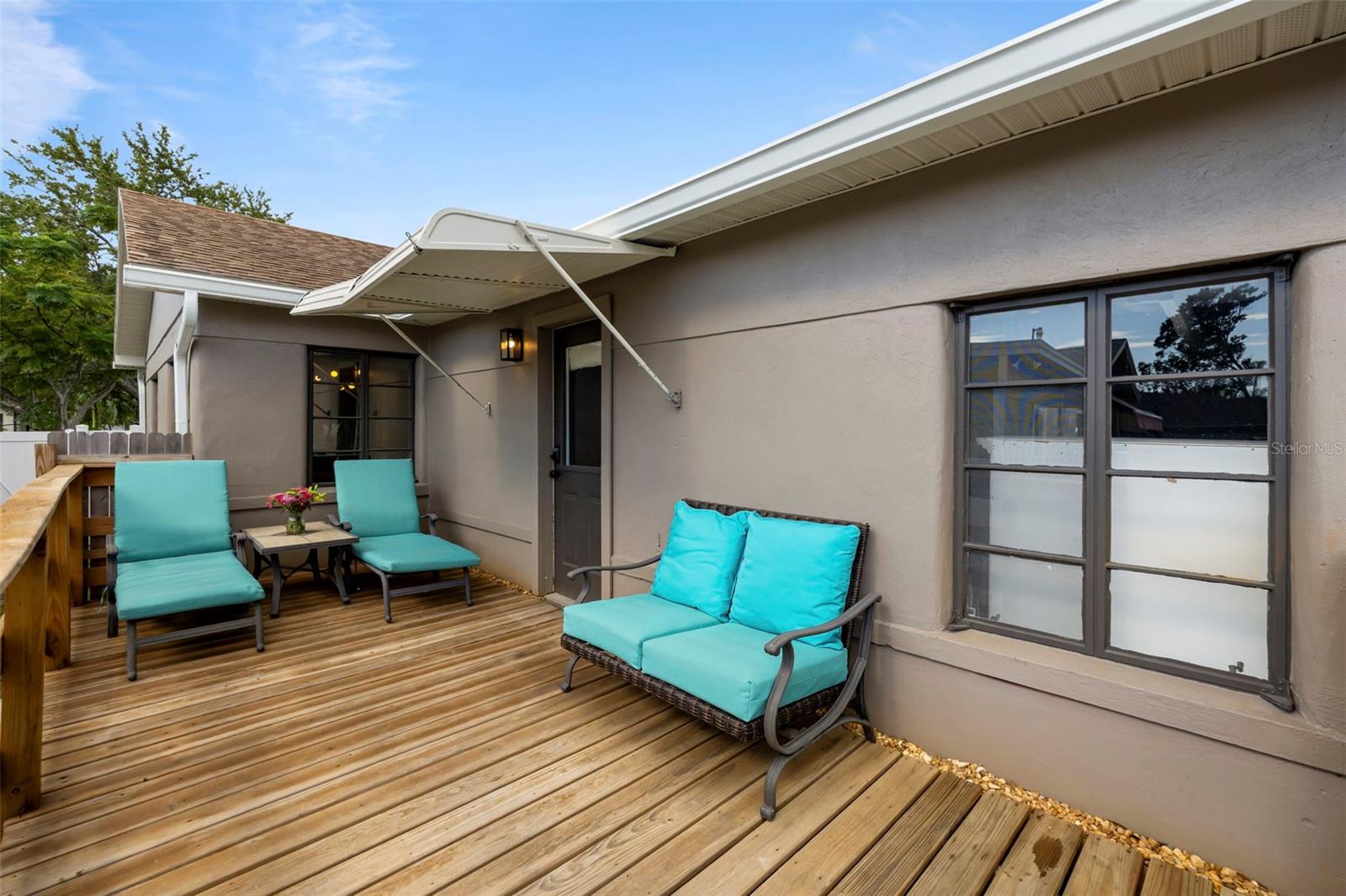 Deck off of the Mudroom!