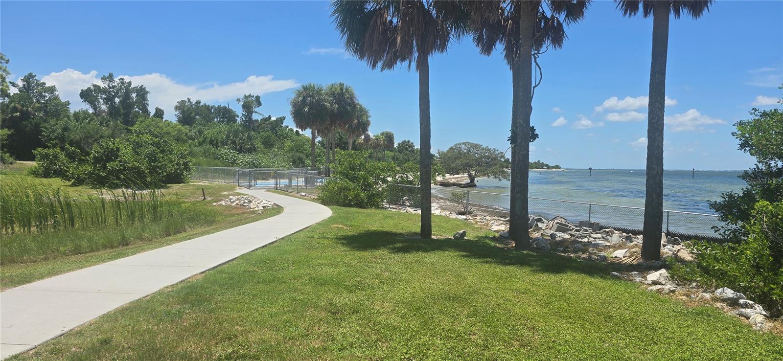 Picnic Island Park to Beach/Dog Beach