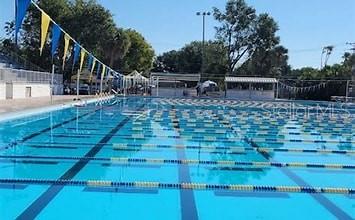 Bobby Hicks Public Pool 5 minutes away