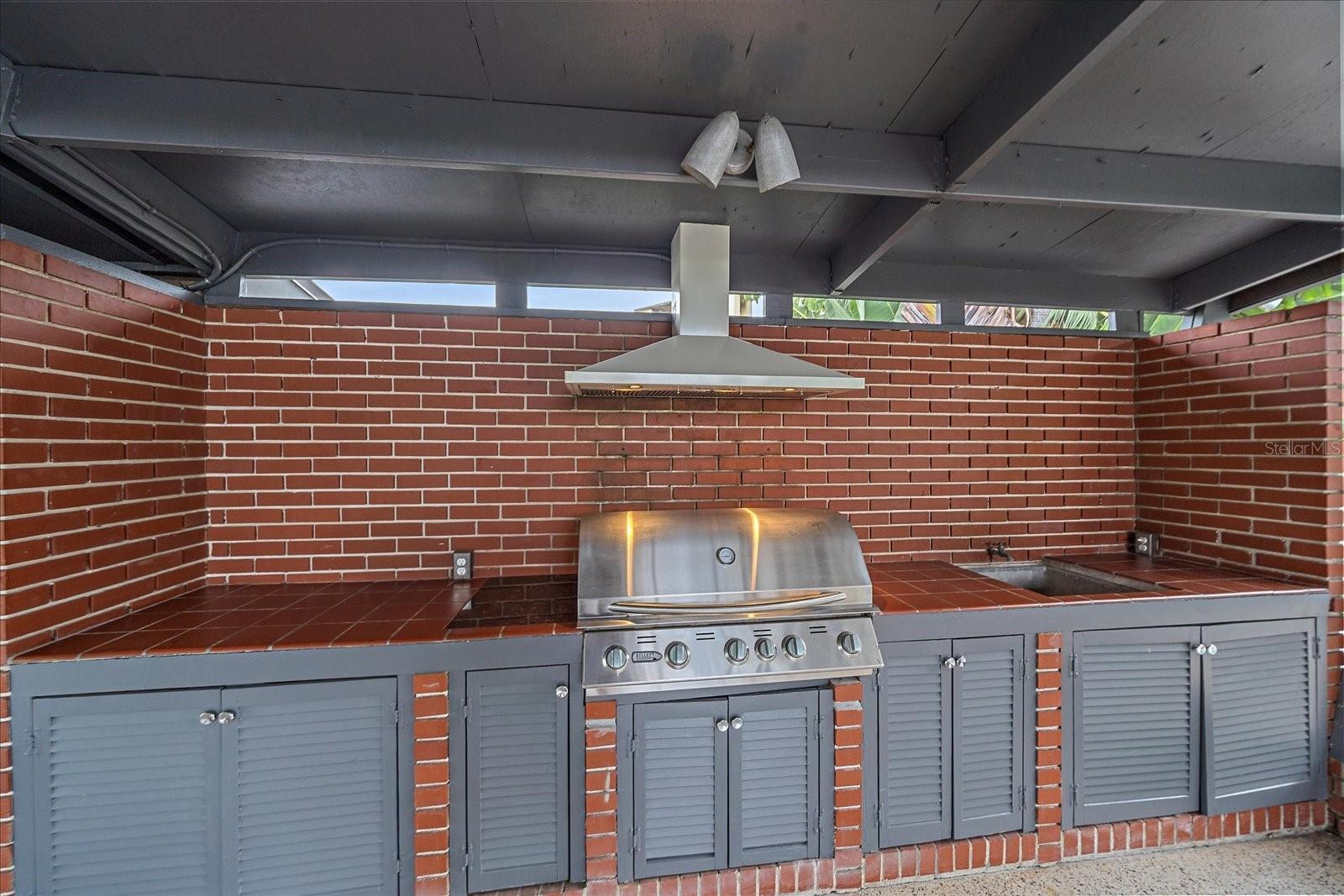Outdoor Kitchen