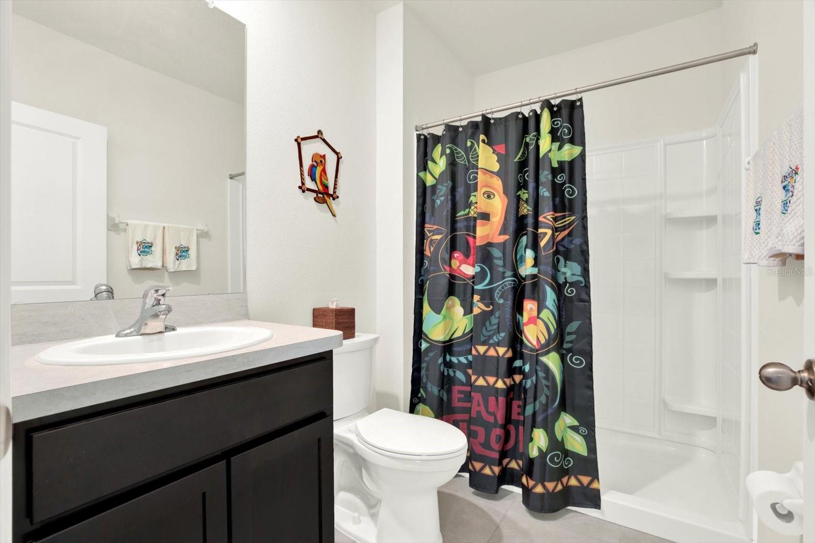 Lower full shower