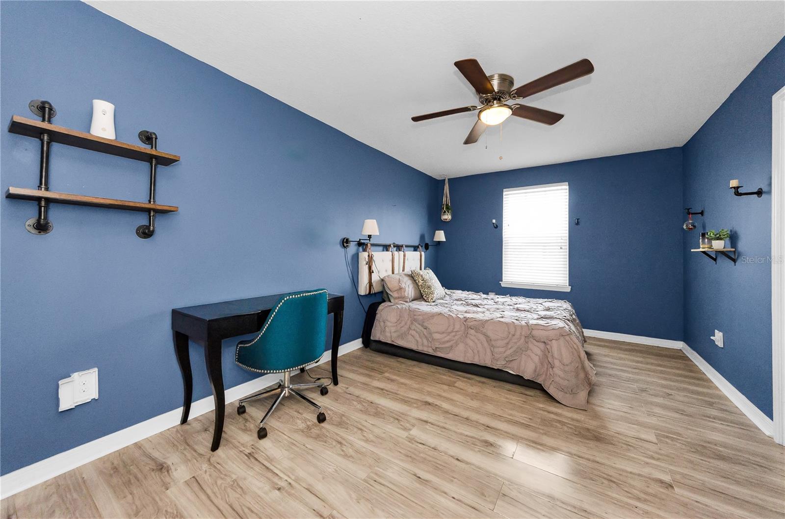 Large 2nd bedroom