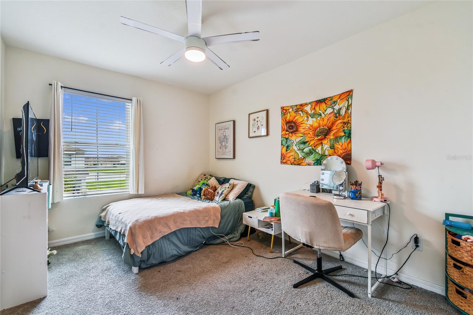 3rd bedroom with built in closet
