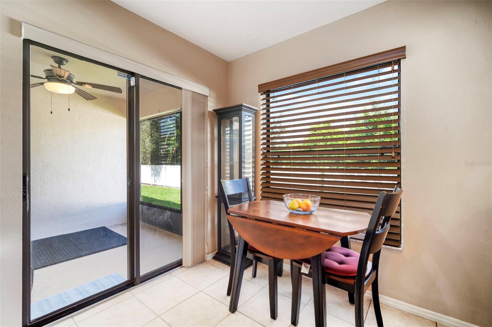 Access to screened patio from kitchen