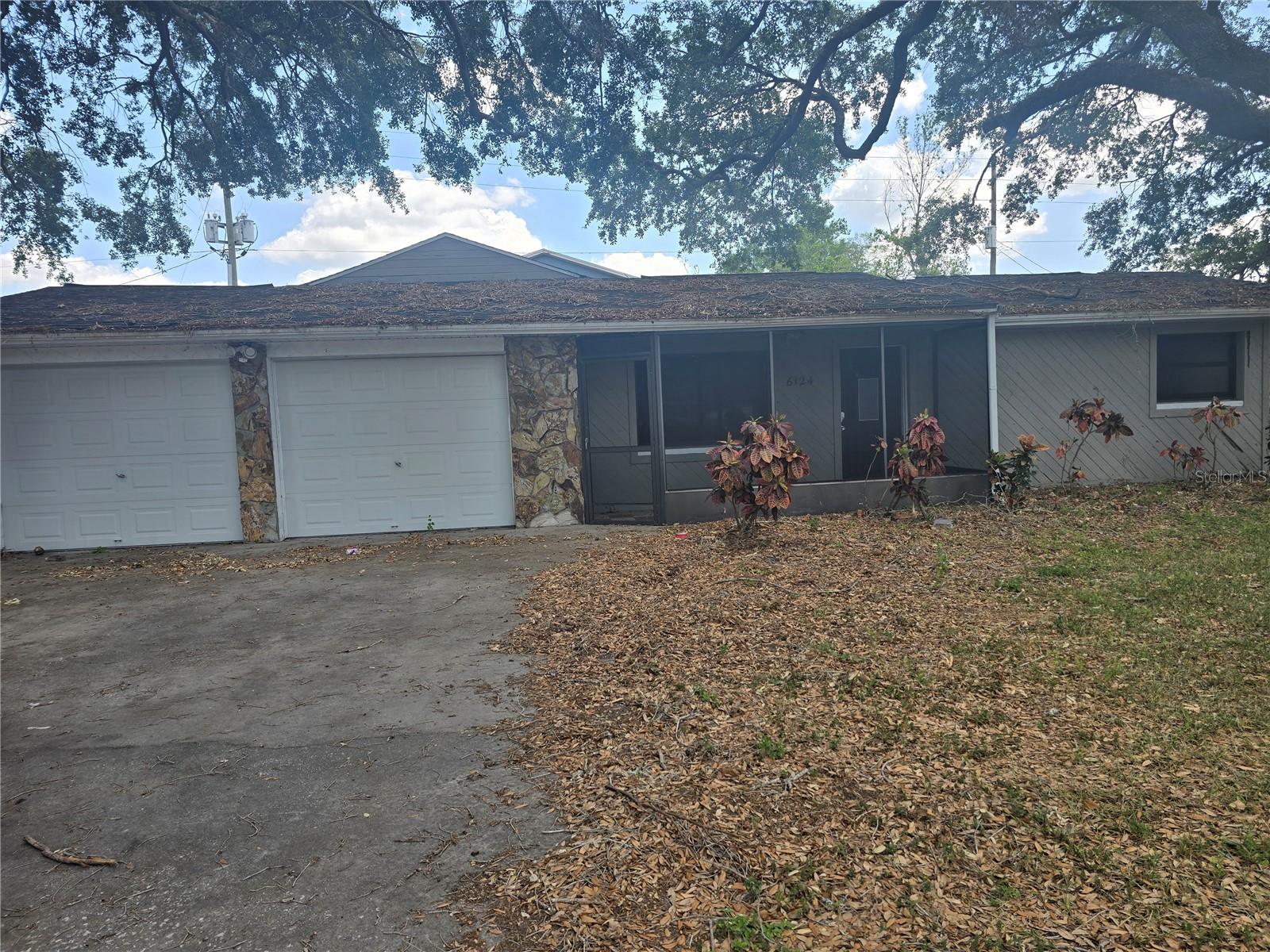 TB8414572