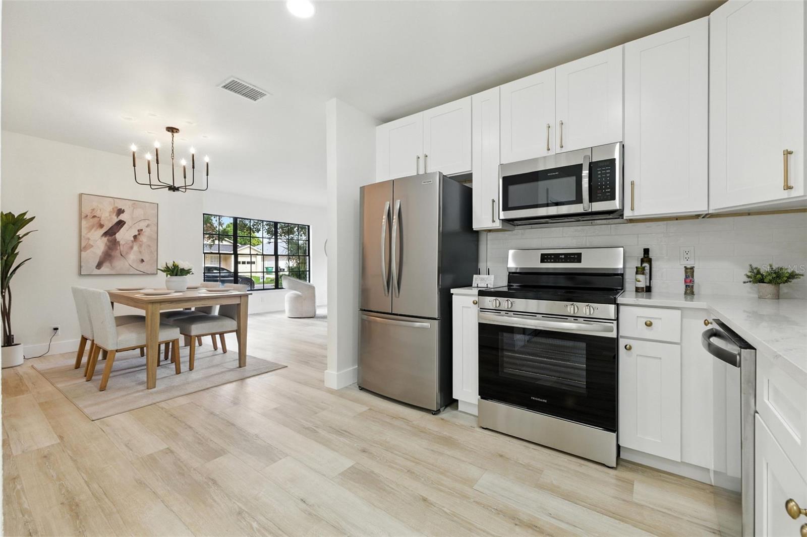 Chefs Kitchen - Open Concept