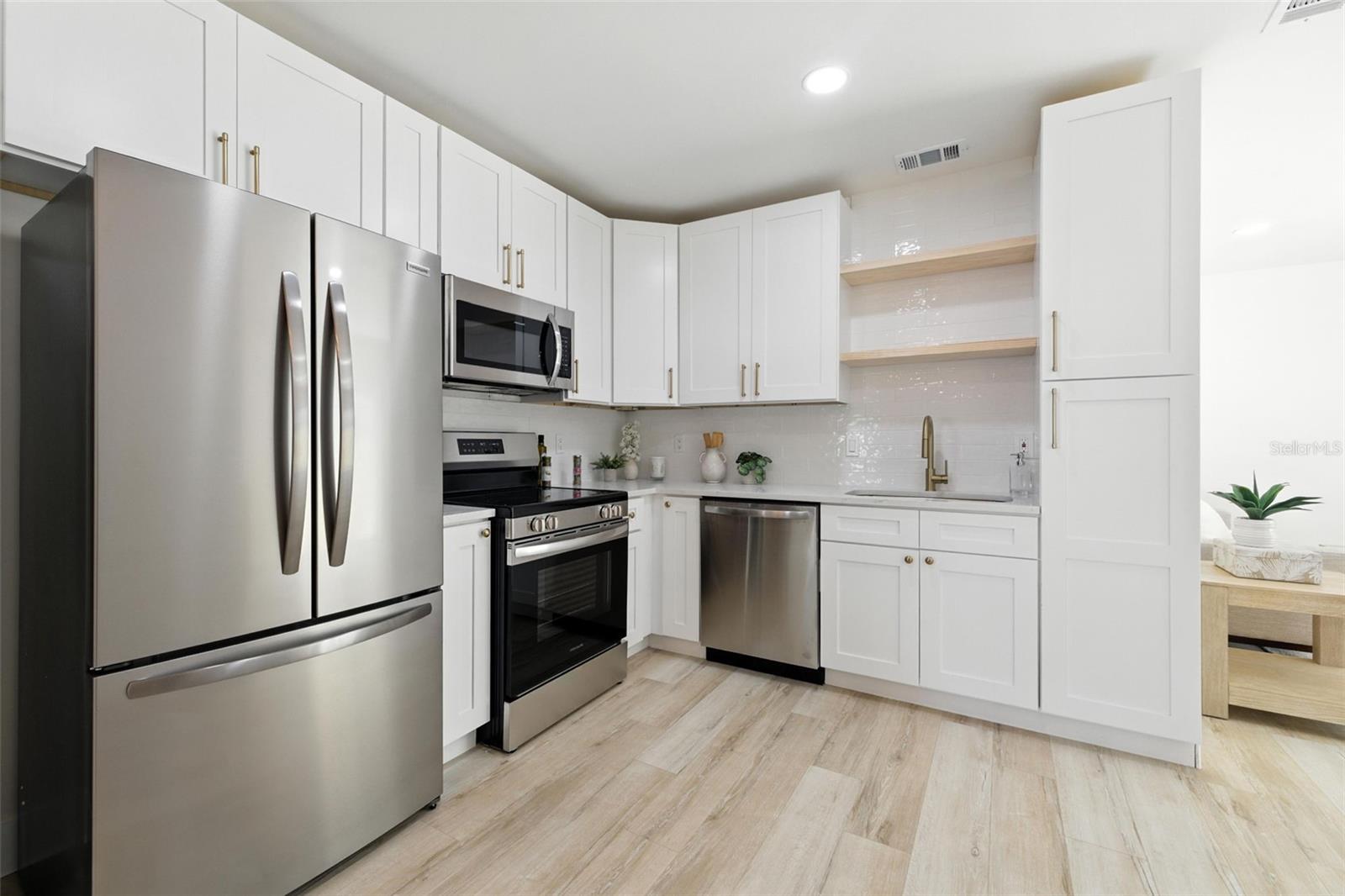 Upscale Kitchen Features