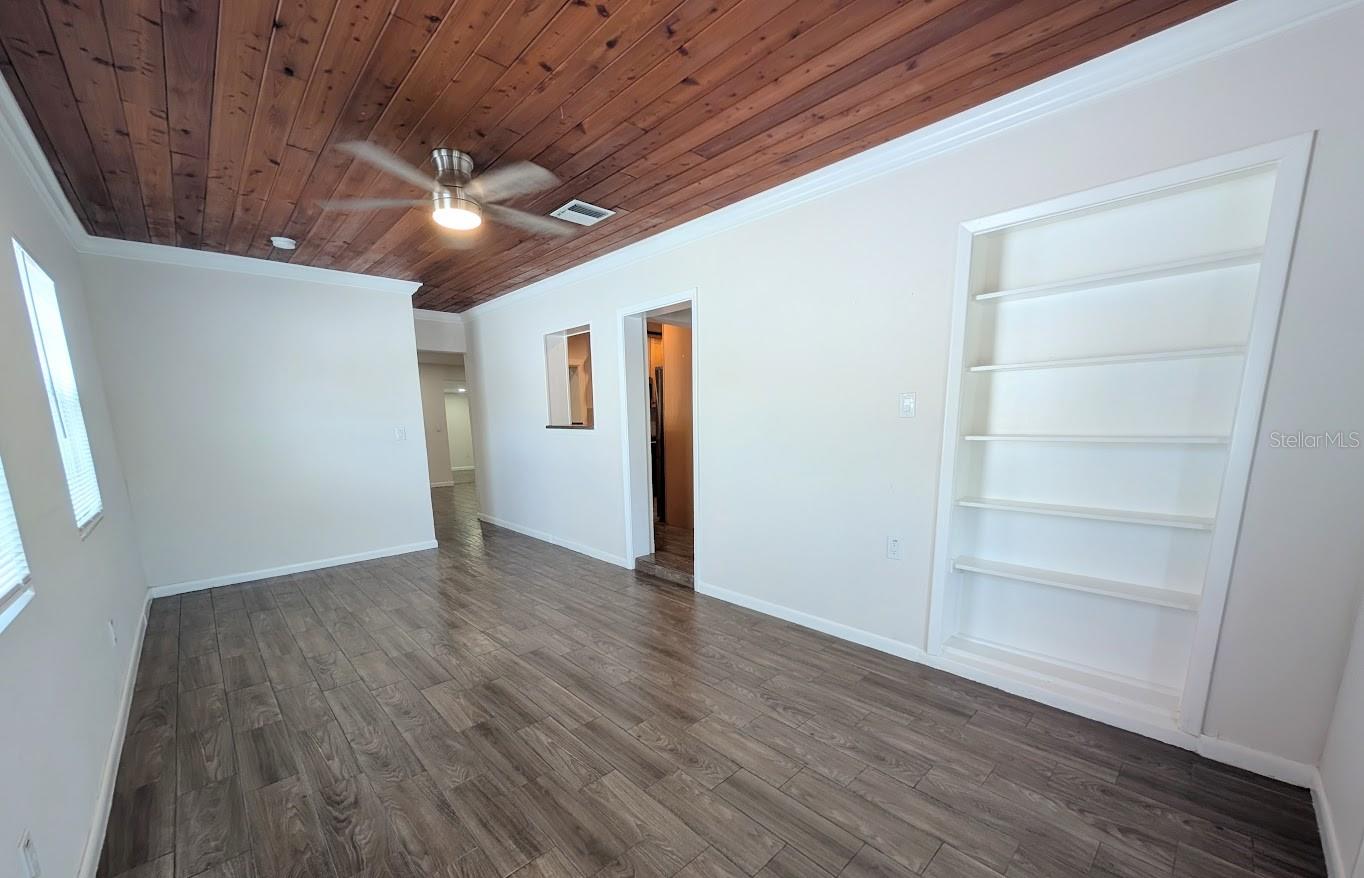 entryway / dining room