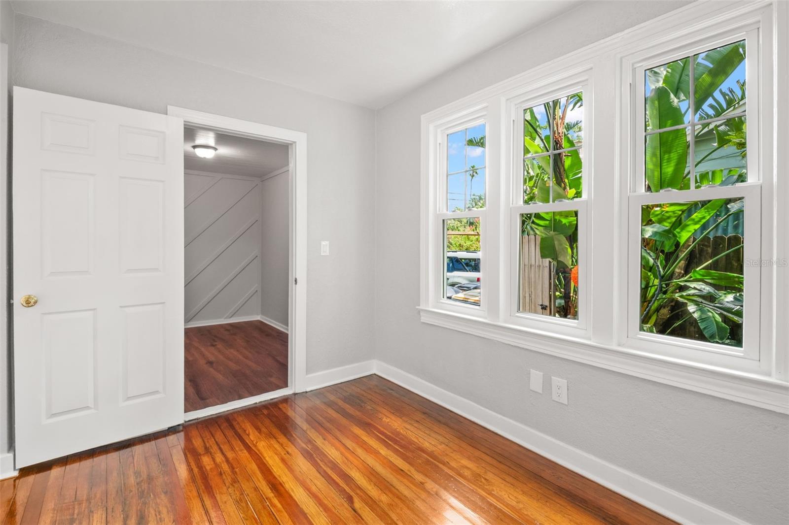 Access to bonus room off dining room