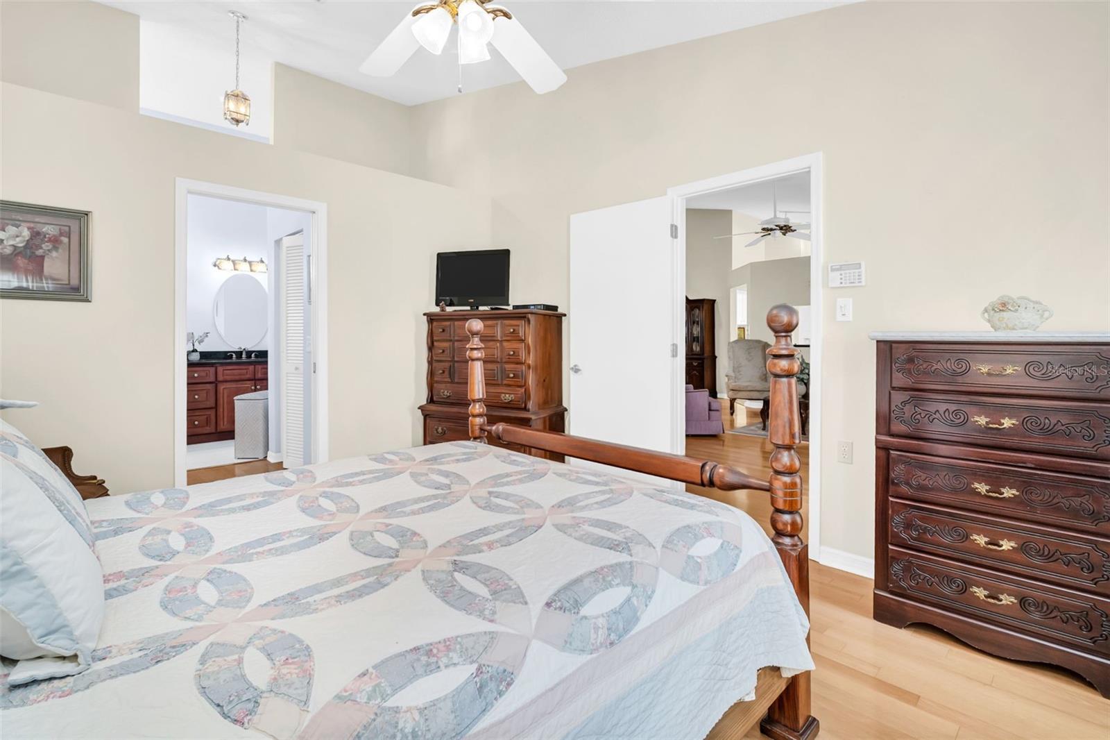 You'll love all the open & airy space~