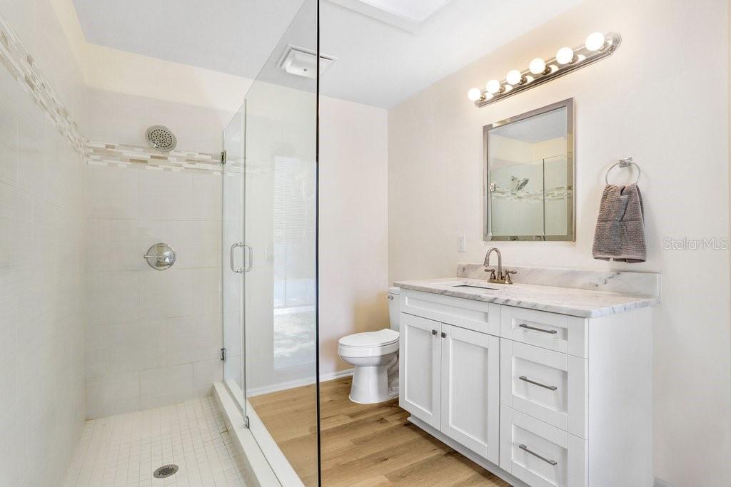 Owner's Bath with direct access to the pool!