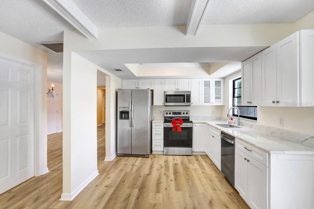 A beautifully updated kitchen!