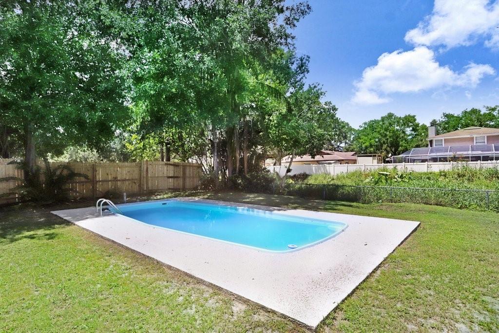 The sparkling pool also includes a solar cover, safety fence, and auto filler, making maintenance a breeze.