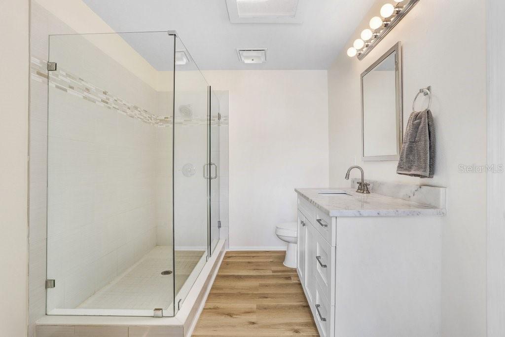 Owner's Bath with direct access to the pool!