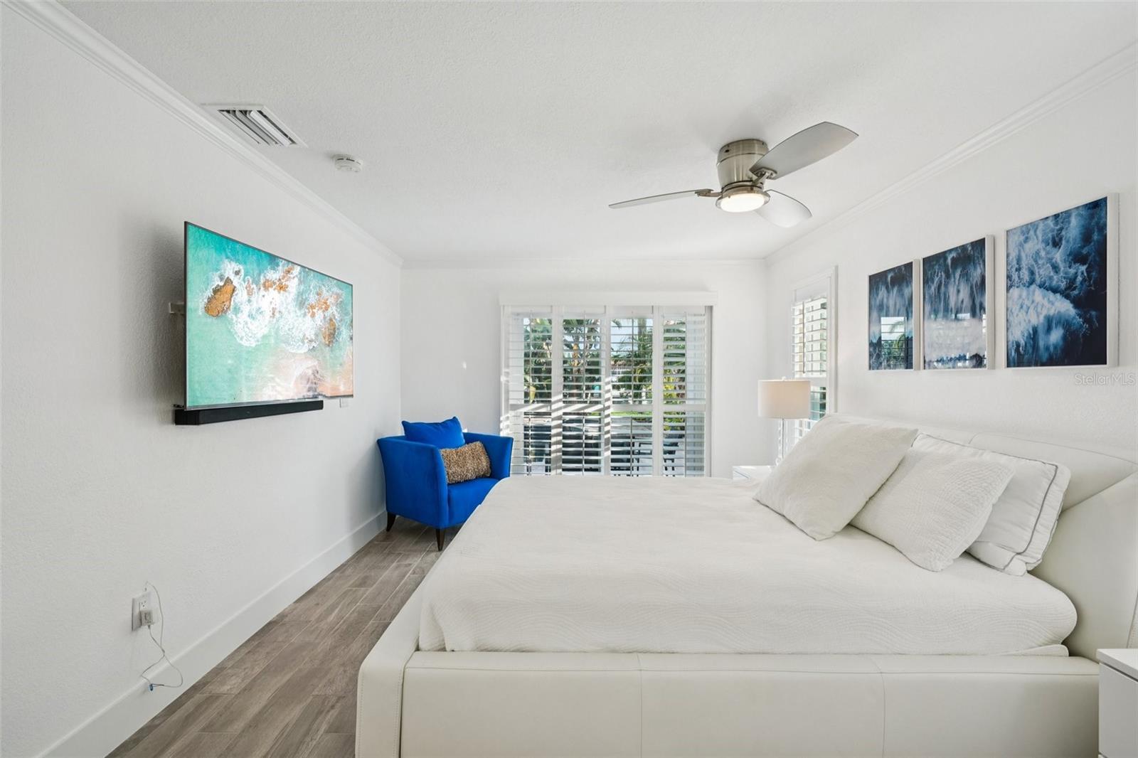 1st Floor Master Suite