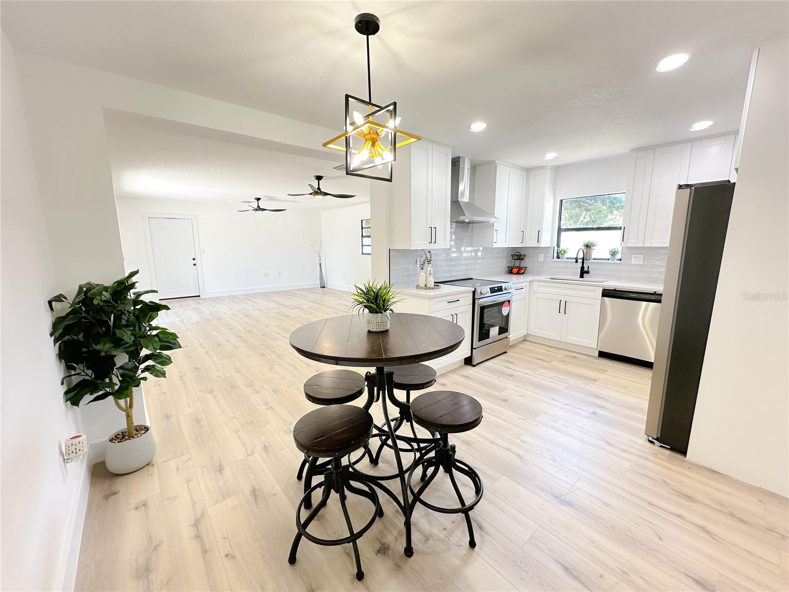 kitchen/dining/living