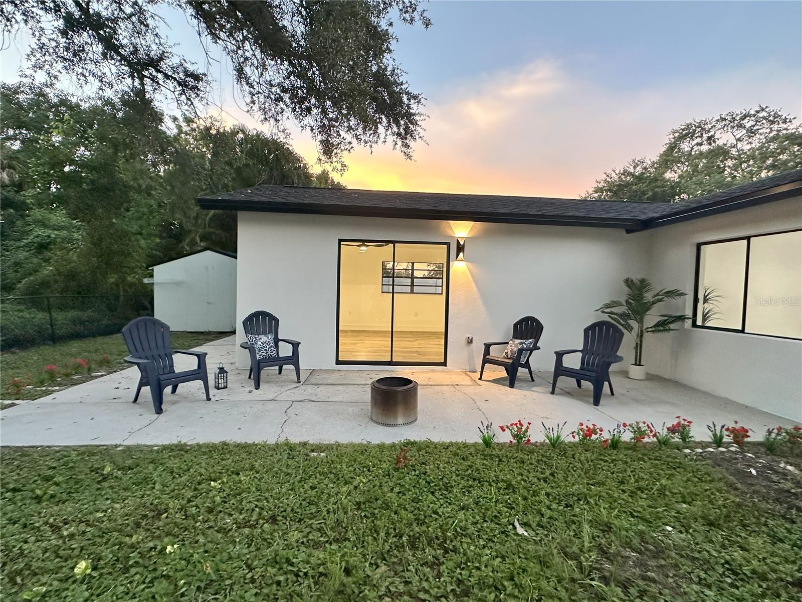 backyard/fire pit