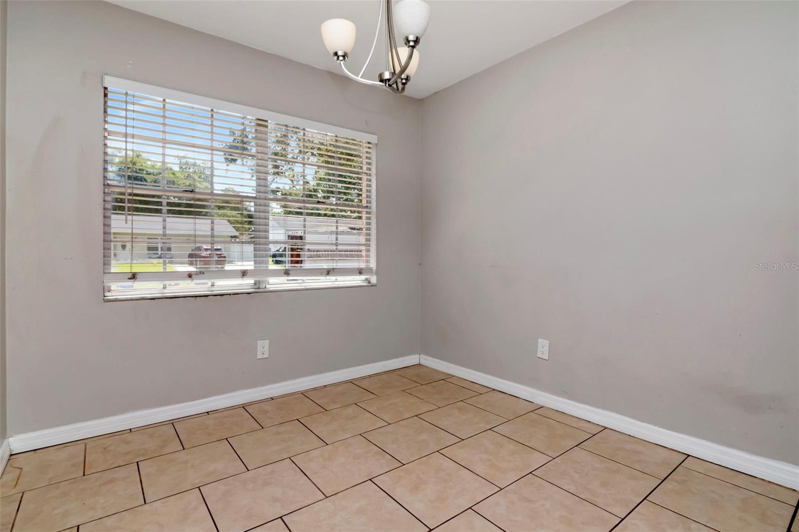 Dining room.