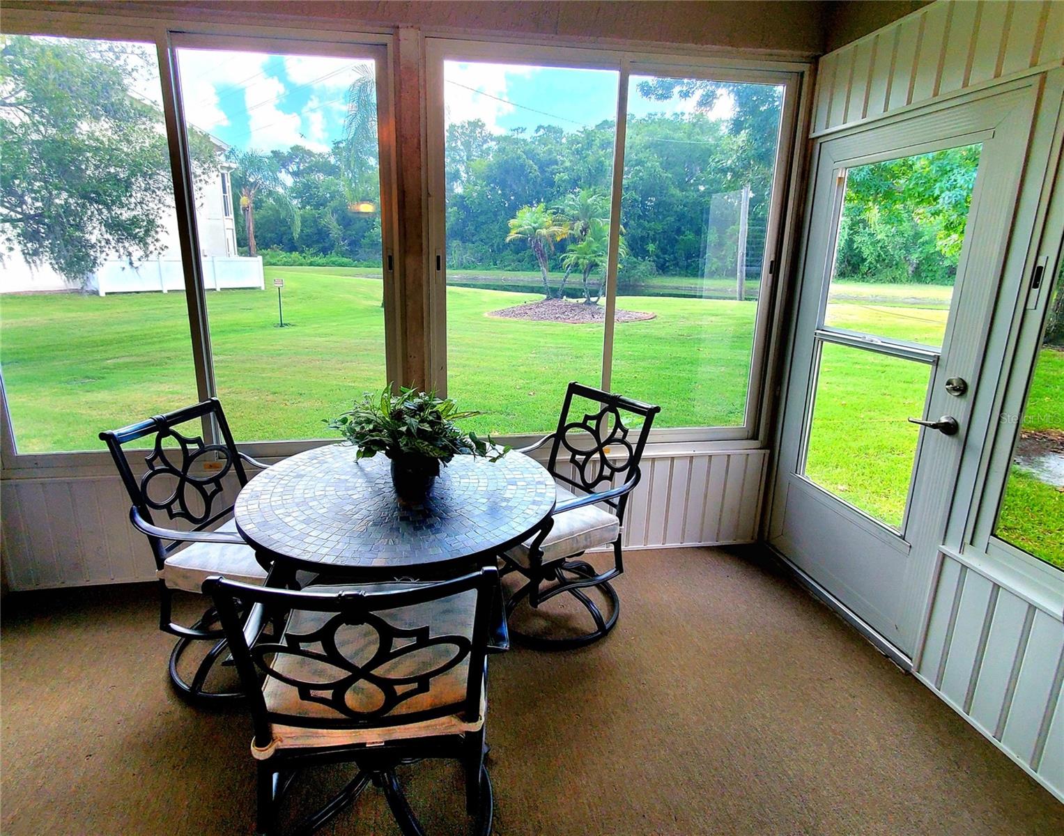 ENCLOSED LANAI