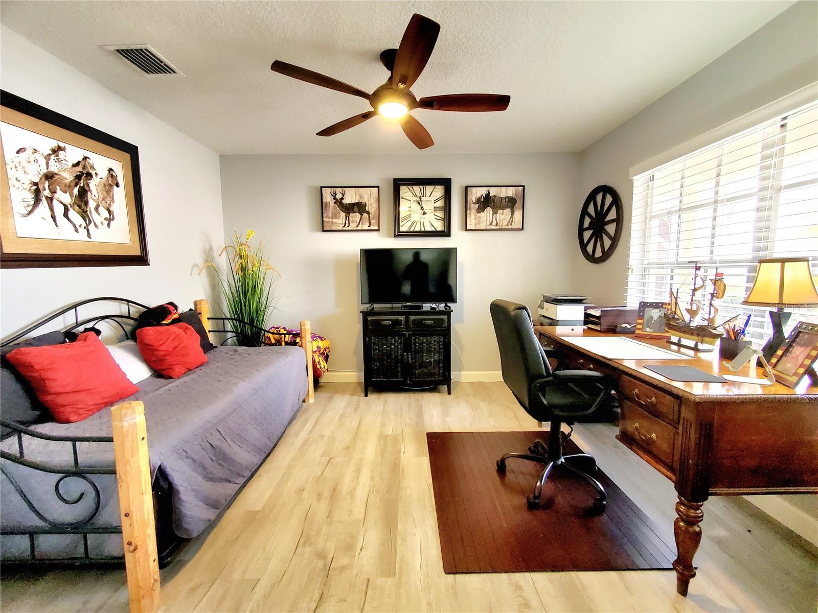 DEN/GUEST BEDROOM