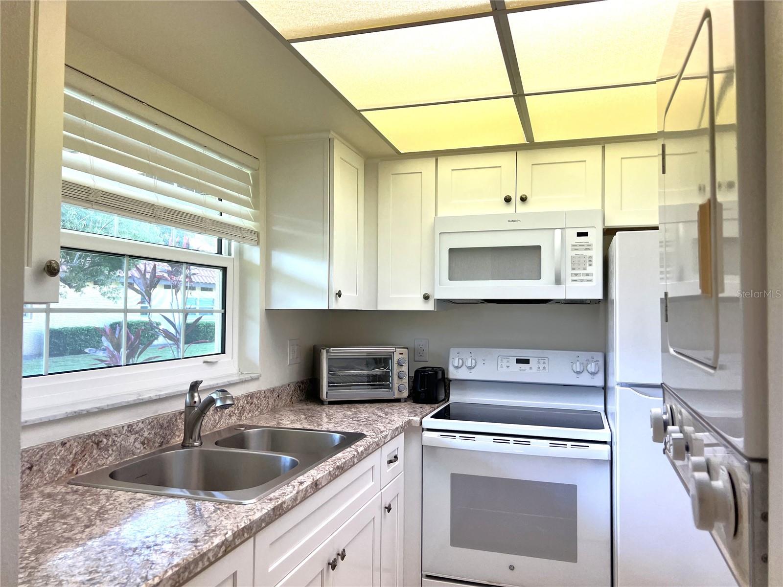 Functional kitchen space with everything you need.