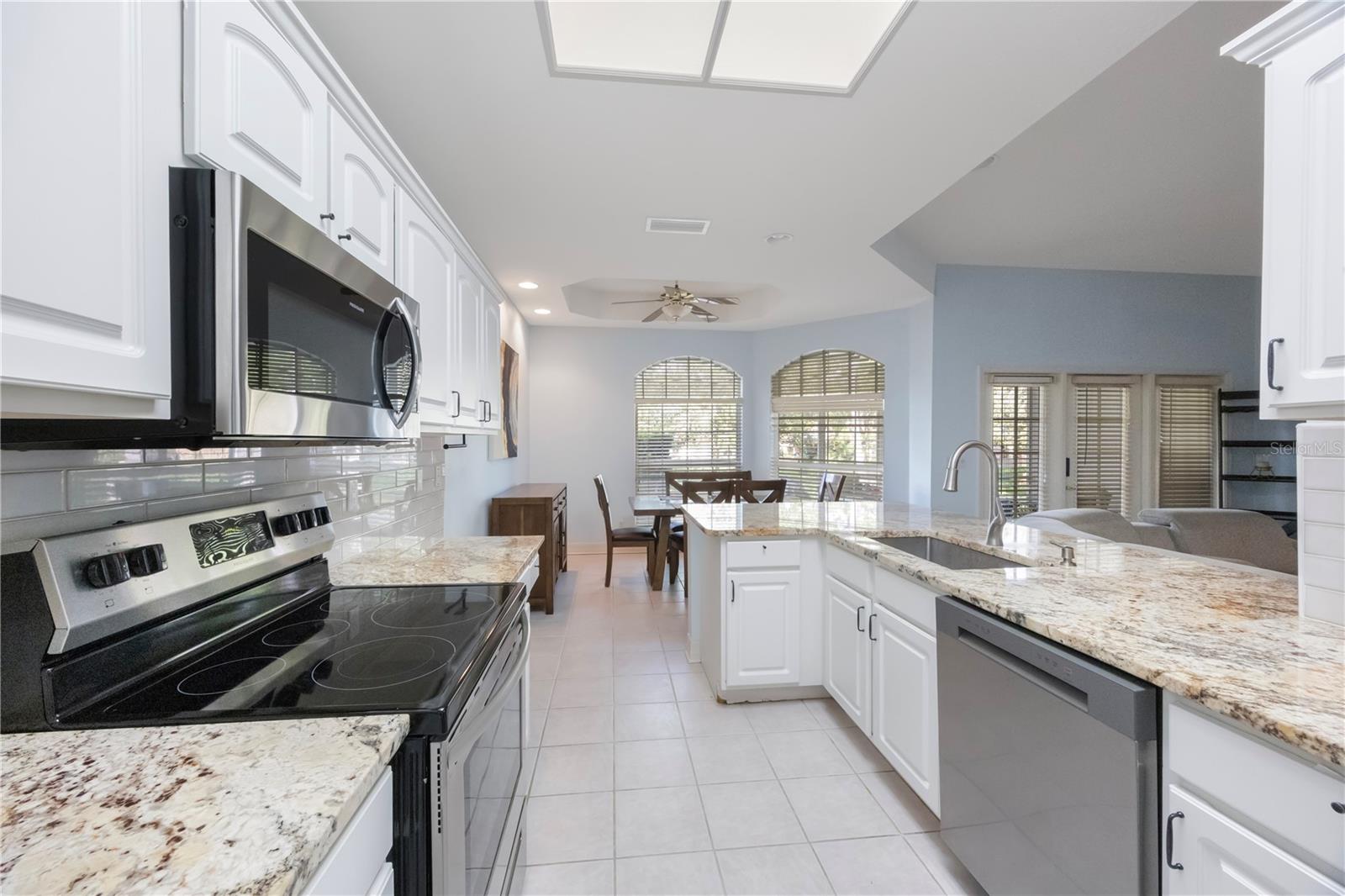 Nice spacious kitchen
