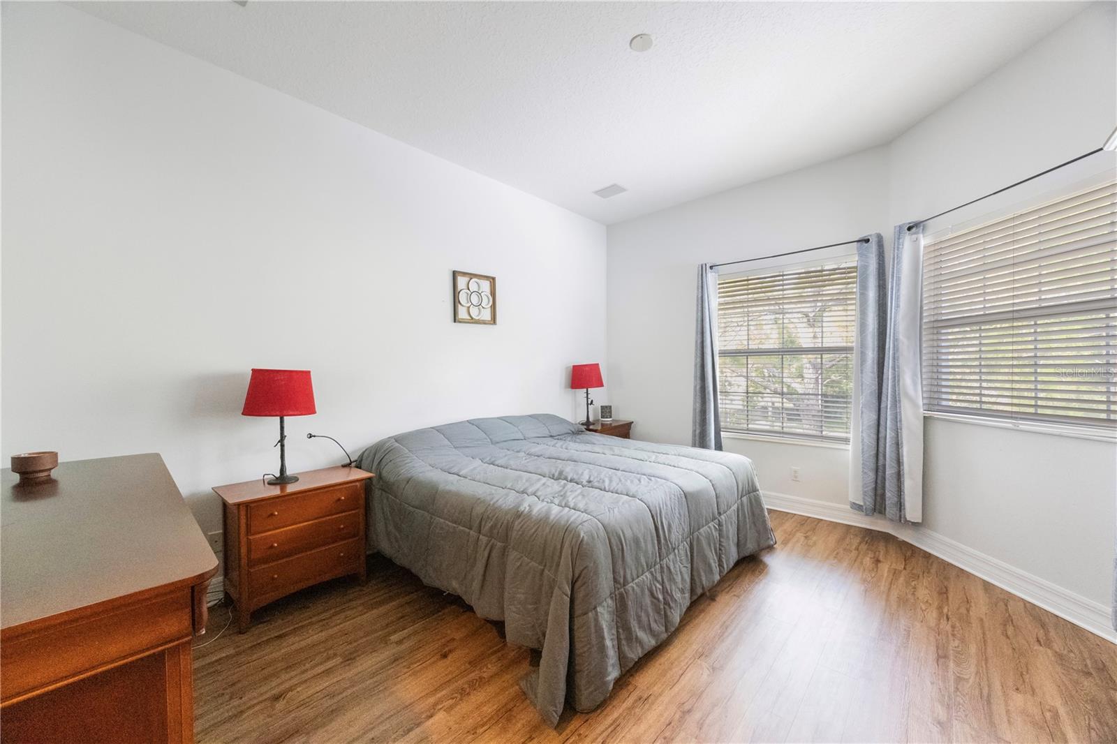 Huge master ensuite with large bonus room