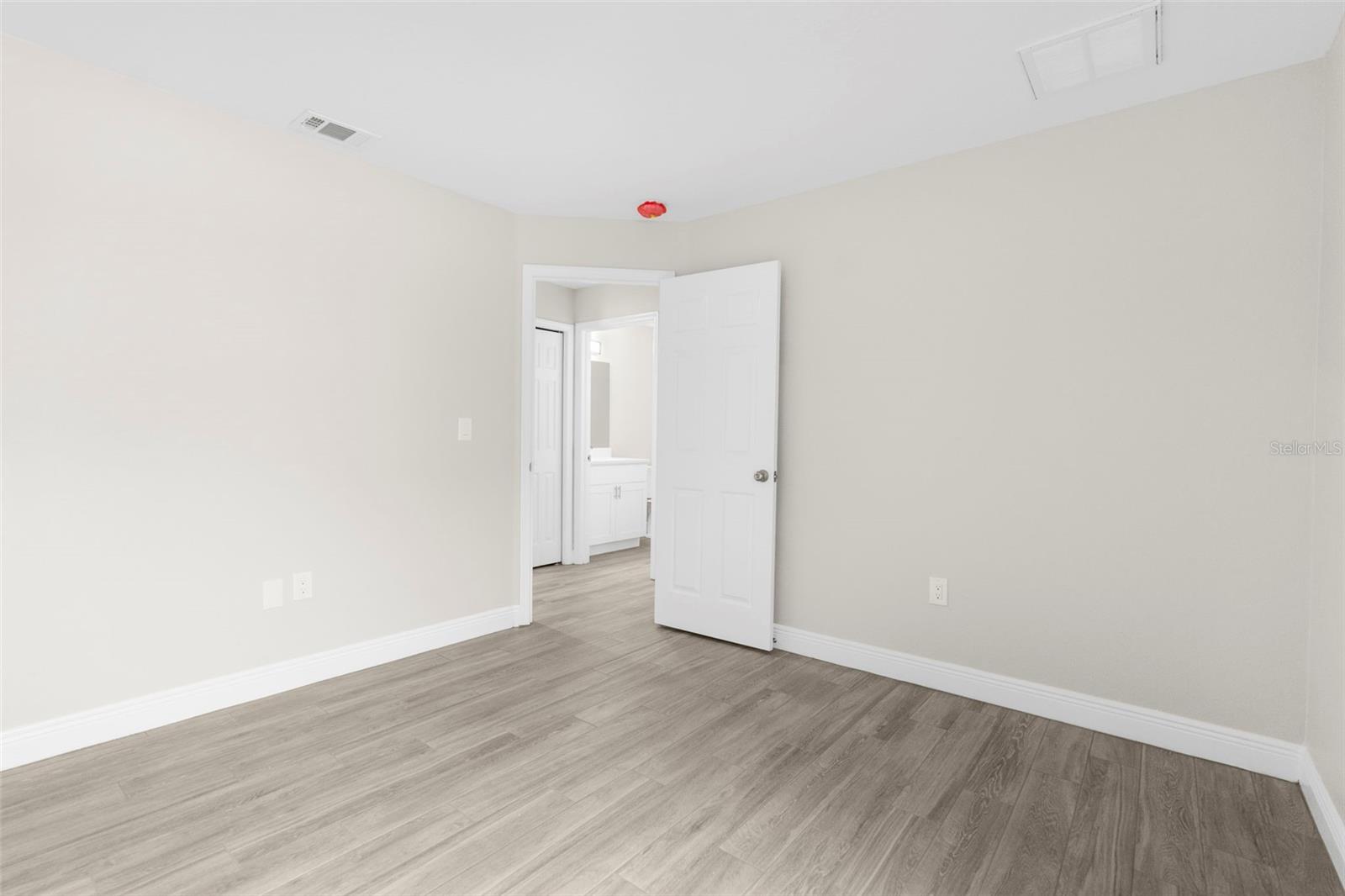 Spare Bedroom (4)