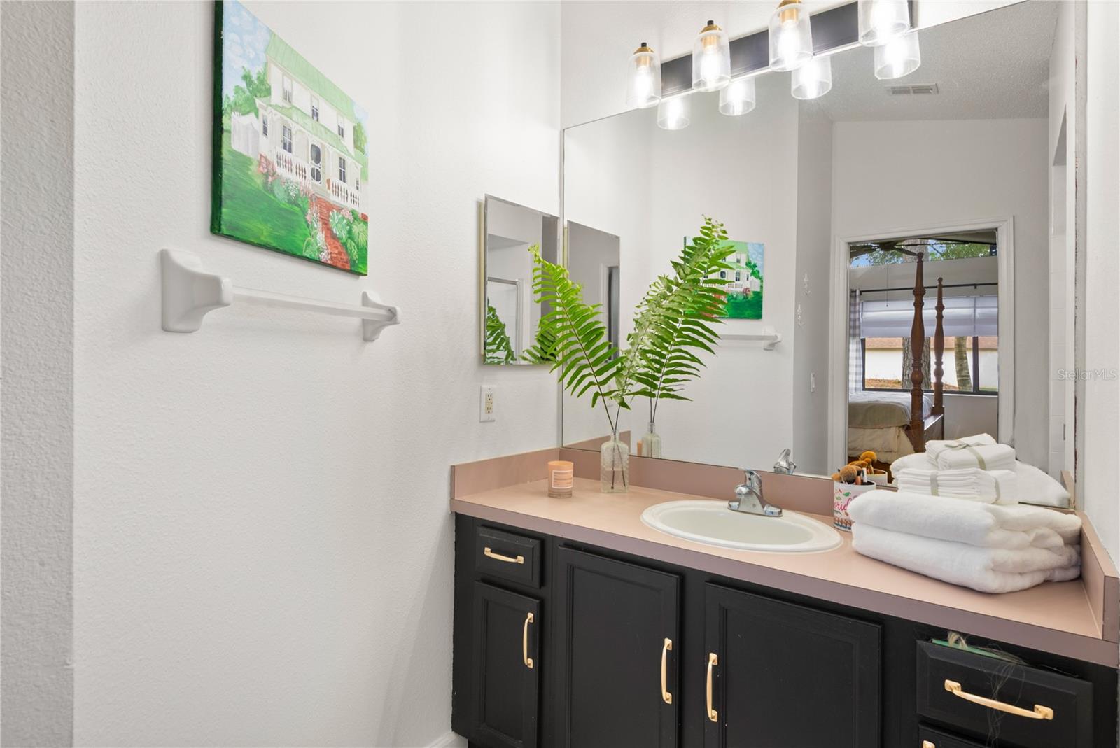 Primary En-Suite