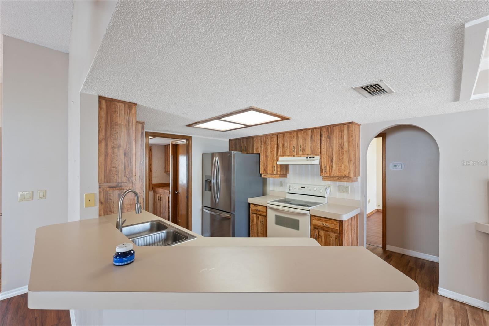 Wrap around breakfast bar!