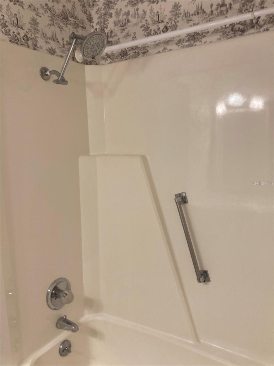 Tub/Shower combo