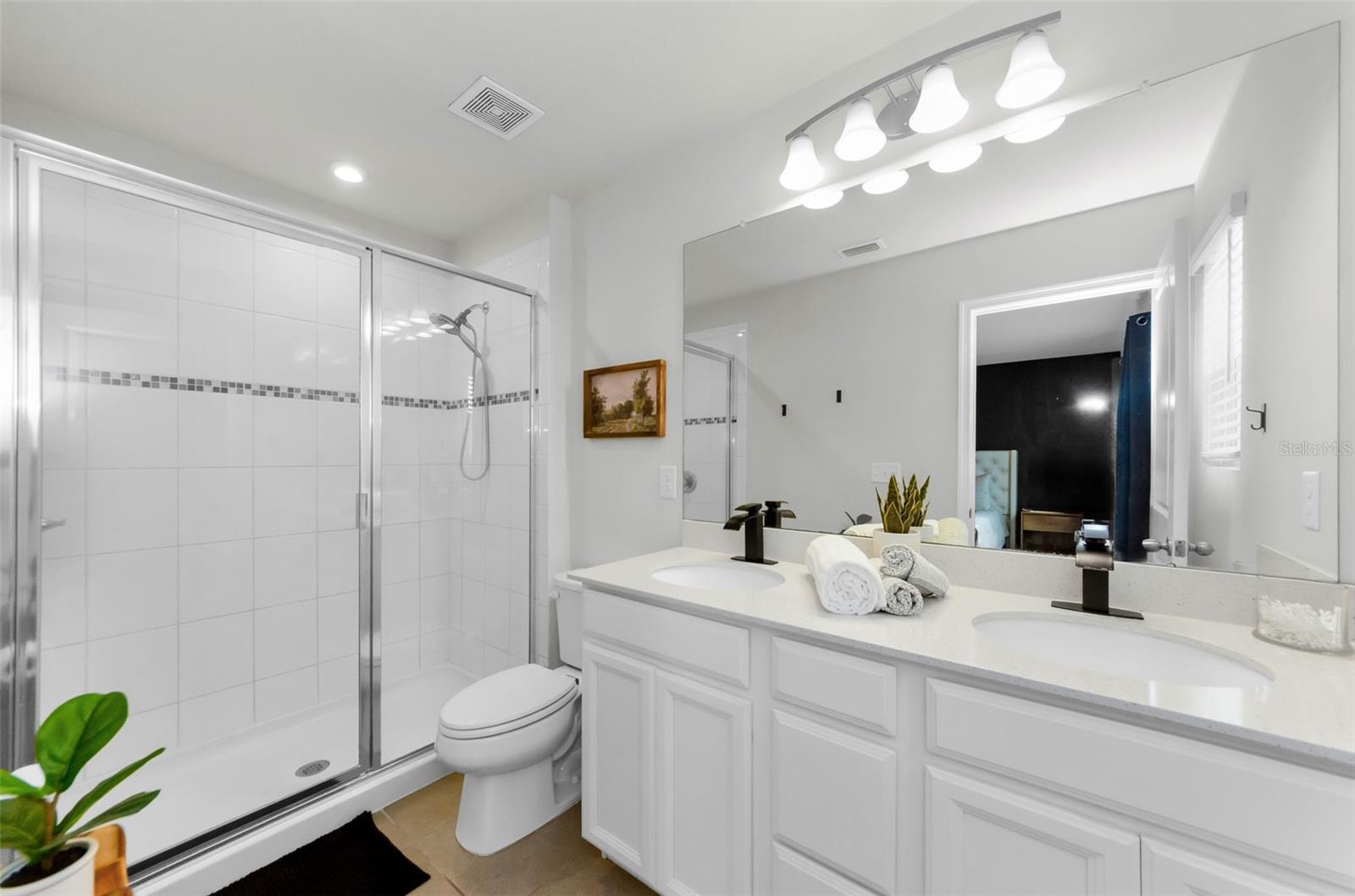 Primary En-Suite Bath