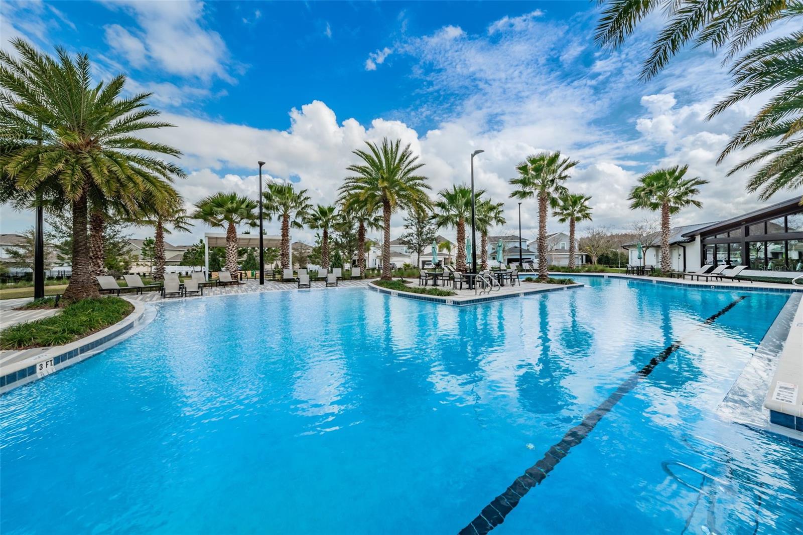 LOOK AT THIS GORGEOUS POOL!