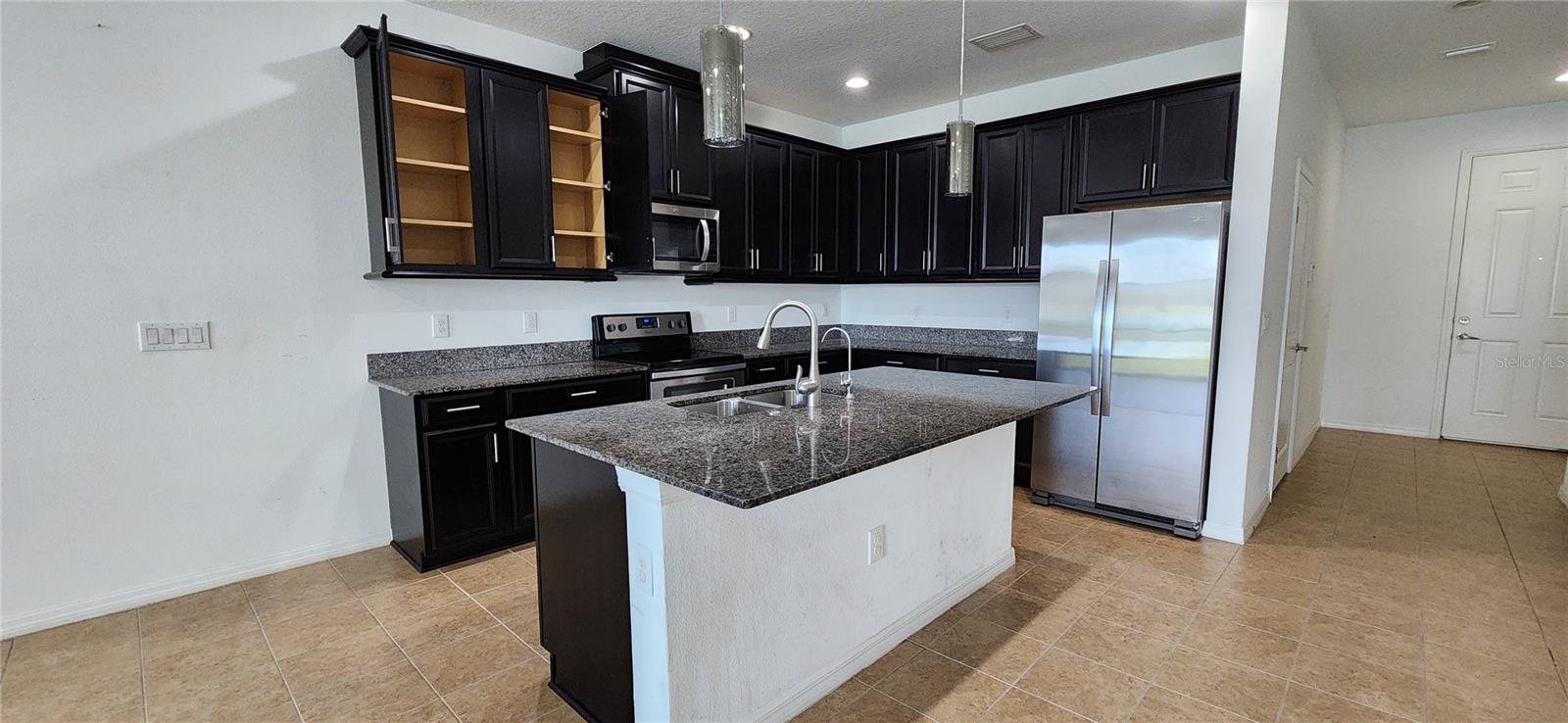 Kitchen - Cabinet High