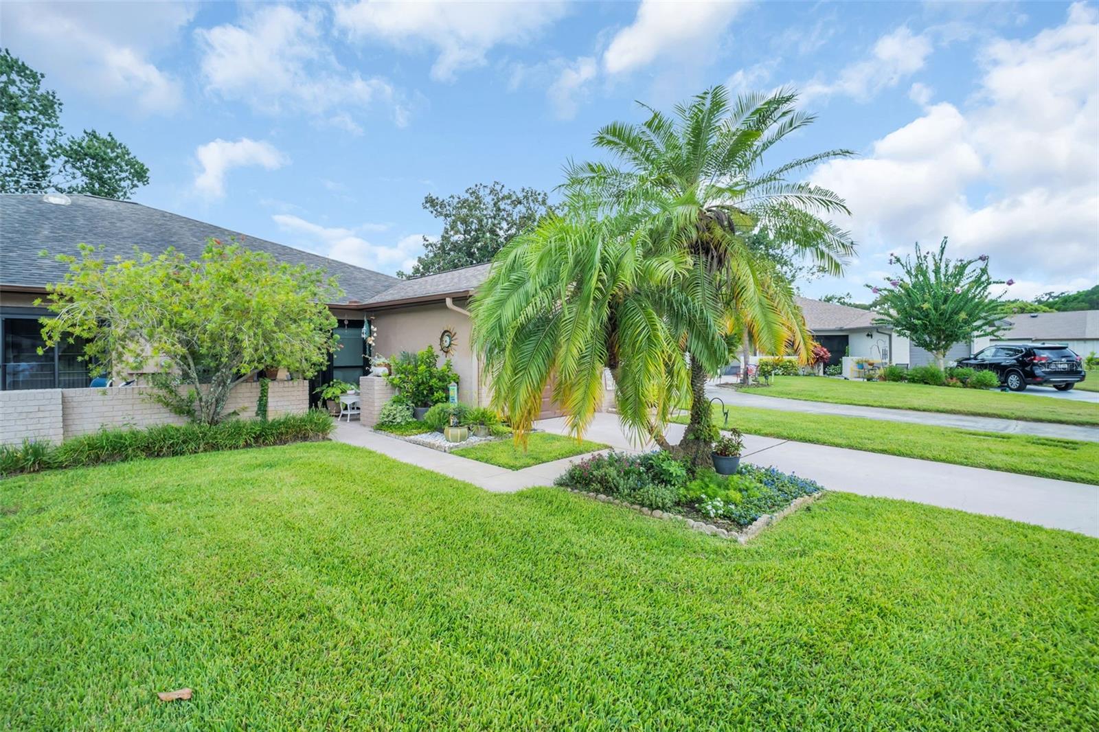 LOW HOA FEES PROVIDE WEEKLY LAWN MOWING AND EDGING