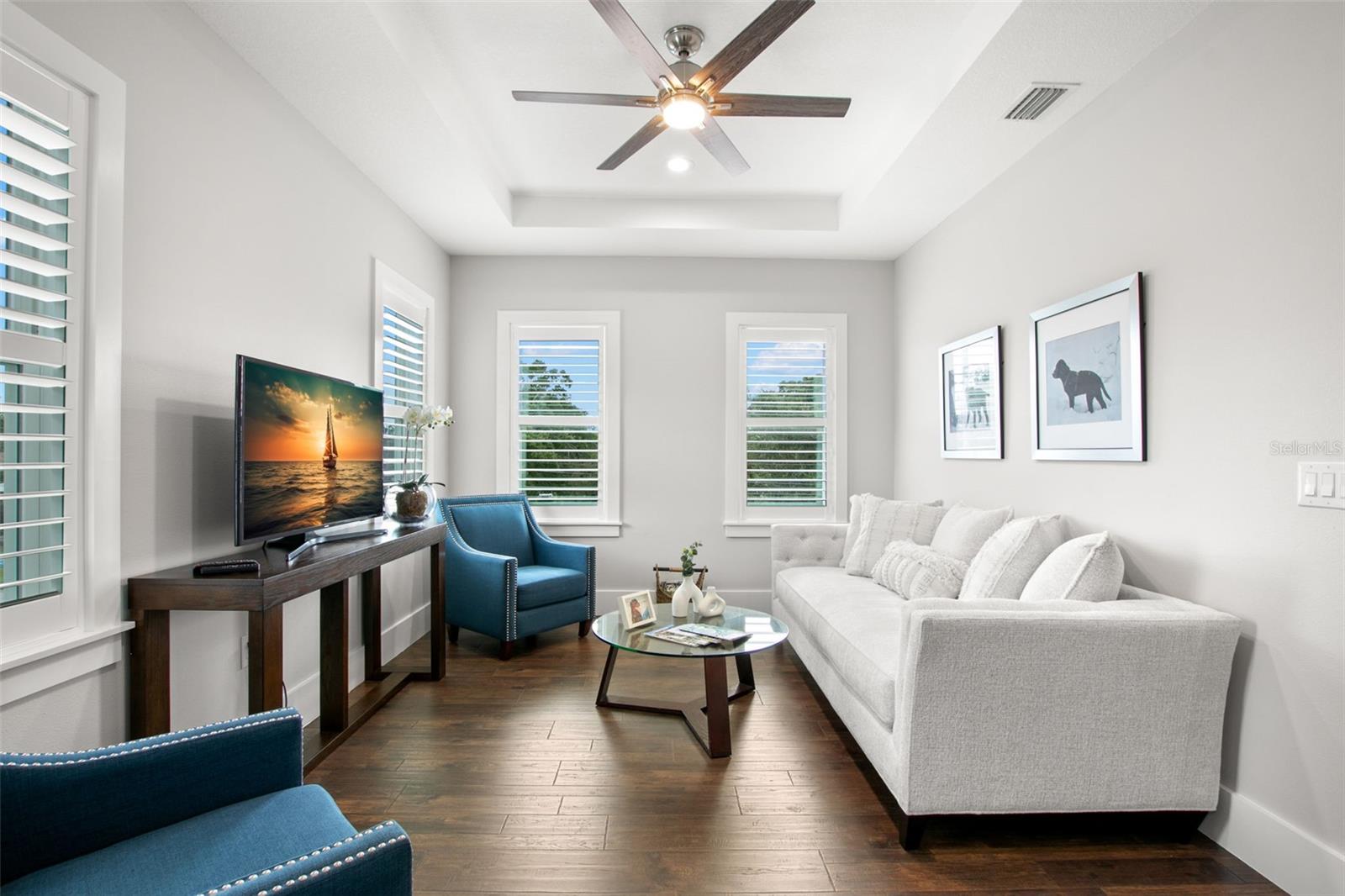 2nd floor den/flex space