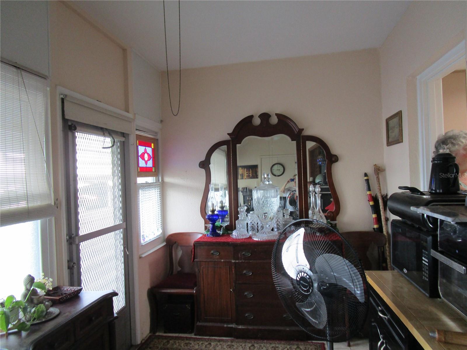 TB8415180