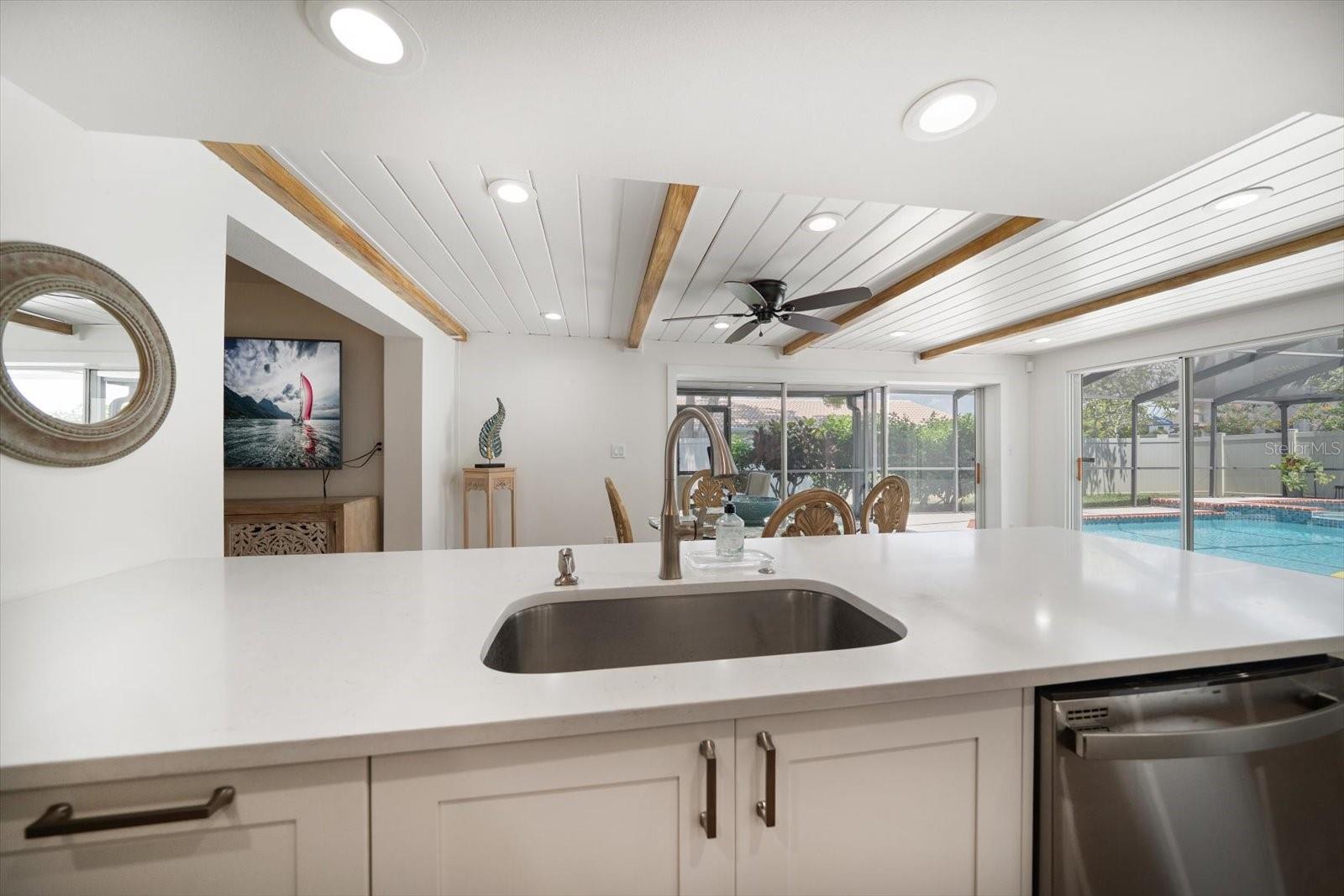 Love the kitchen where everyone can join in to cook up some FUN!