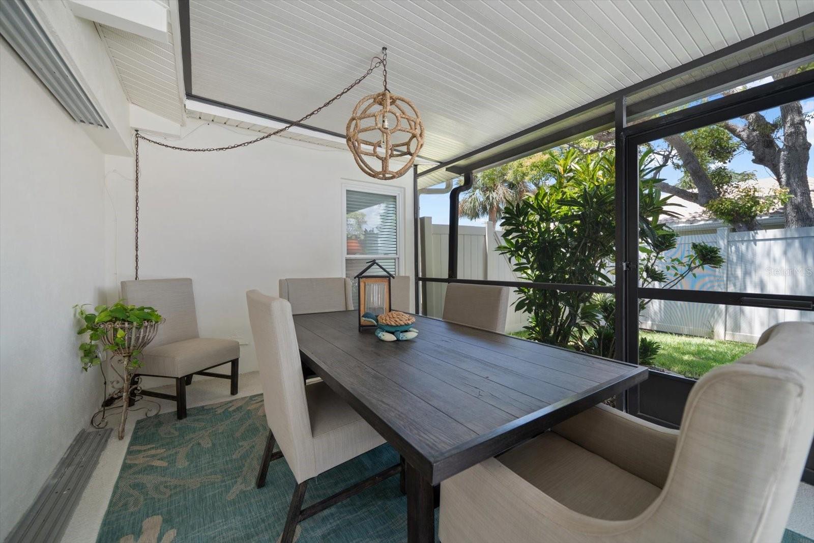 Outdoor screened porch area