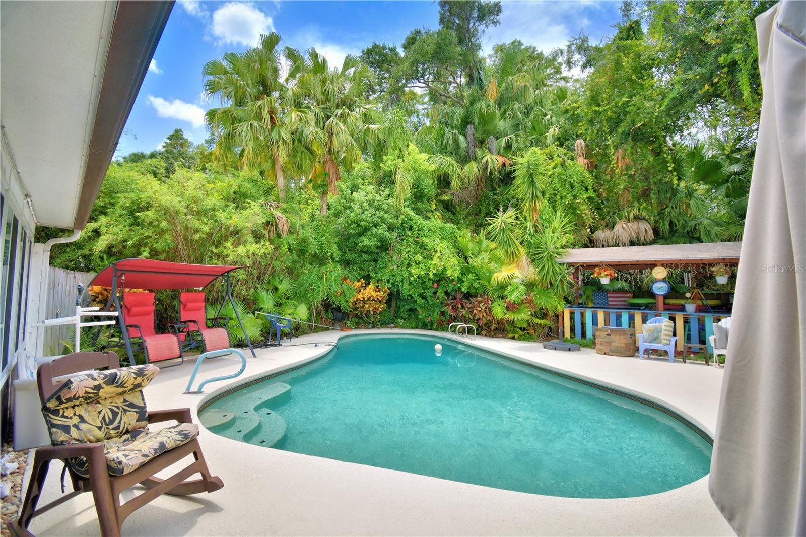 Secluded Private Pool and Tiki Bar Oasis
