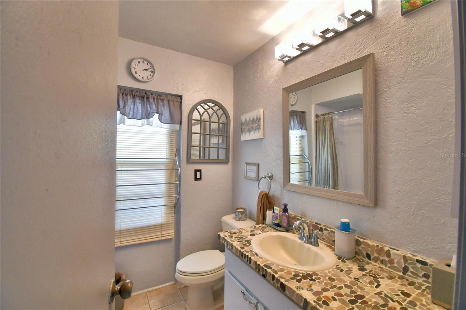 2nd Bathroom