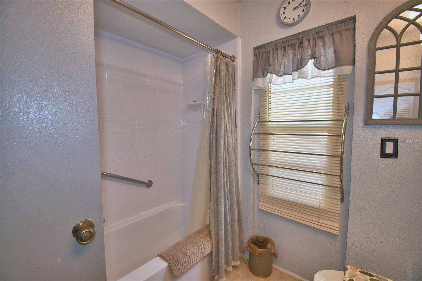 Shower/ tub Combo in 2nd Bathroom