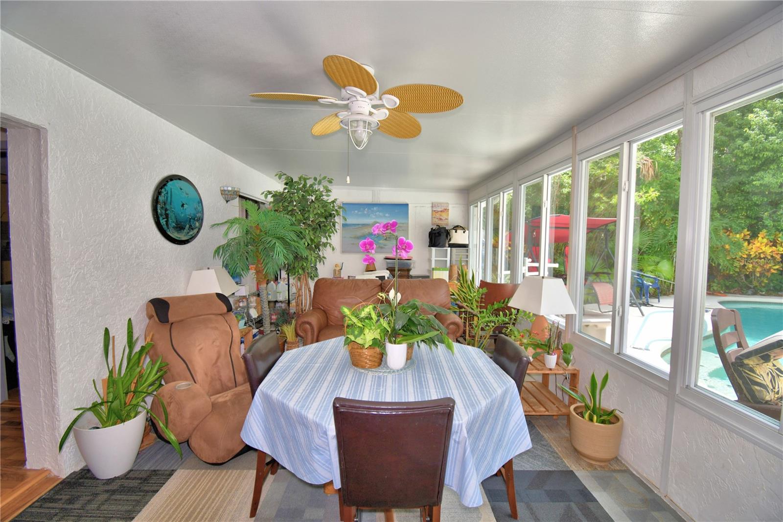 Enormous Florida Room
