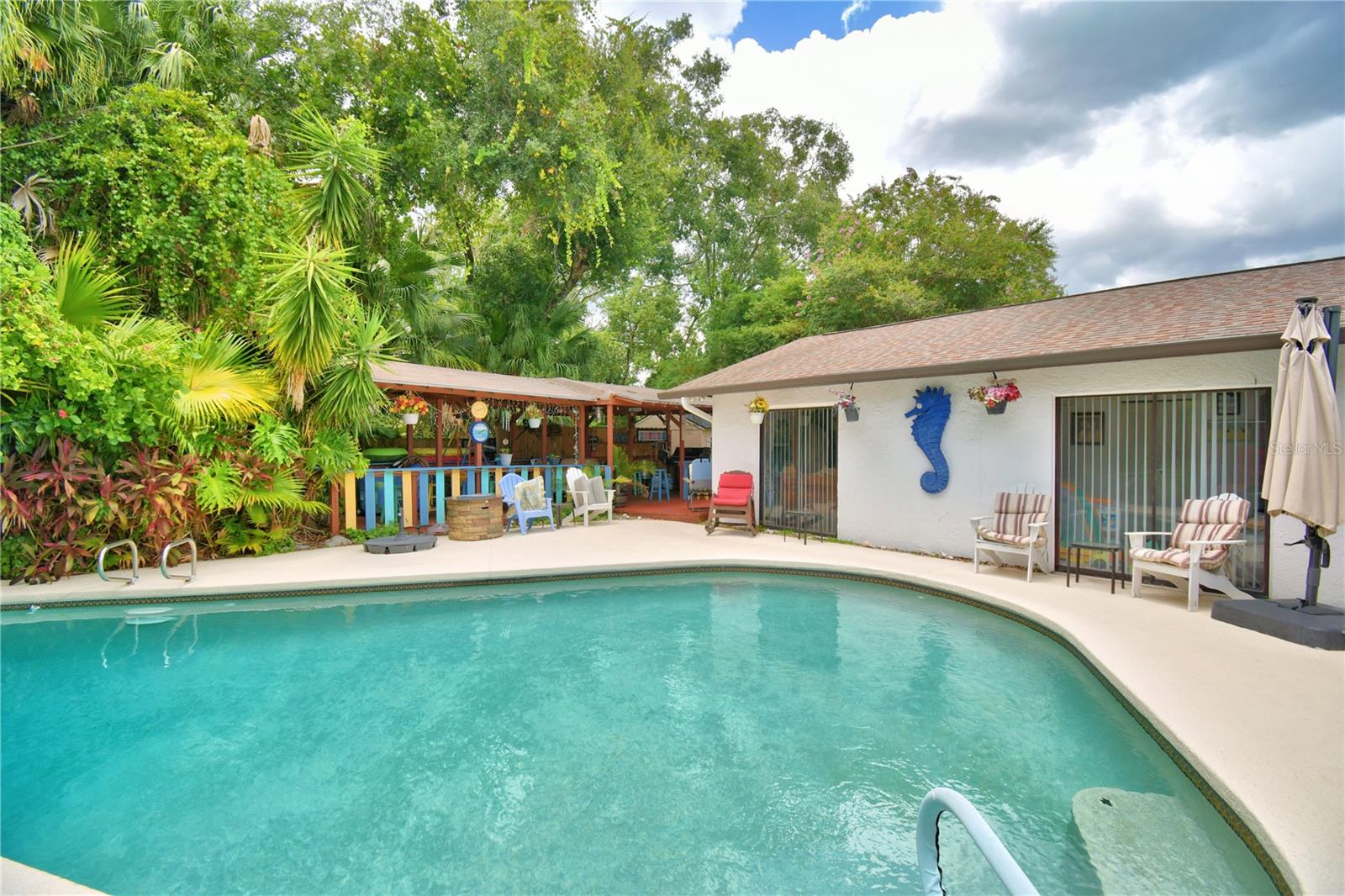 Pool Bar Location