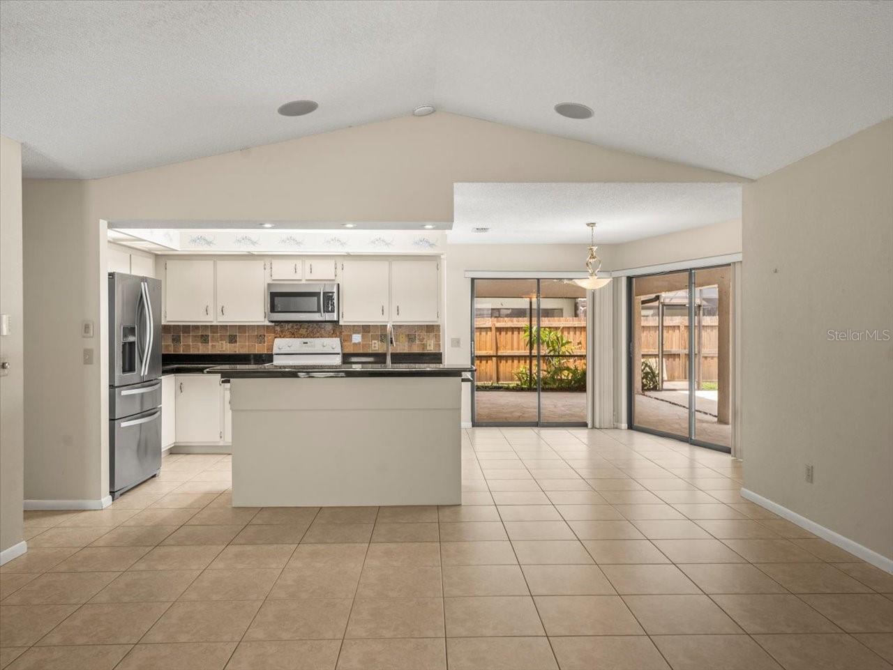 Kitchen & Dinette