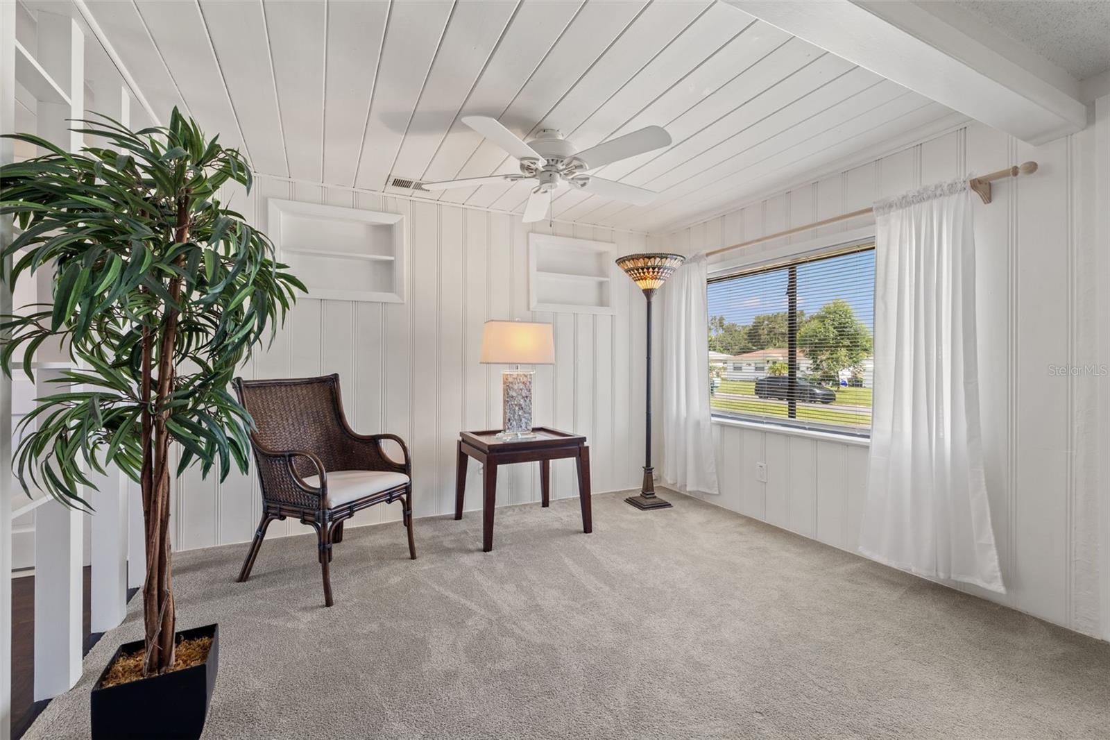 Living/dining area