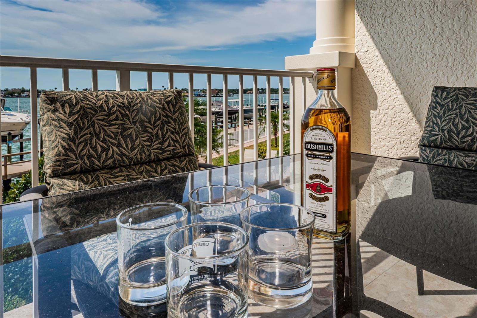 .. Of the 4 Buildings at Redington Shores Yacht & Tennis Club. La Bahia is the only one with all Large 4 Bedrooms Units With 3020 Sq Ft.. Now Let Us Go Back Itside..