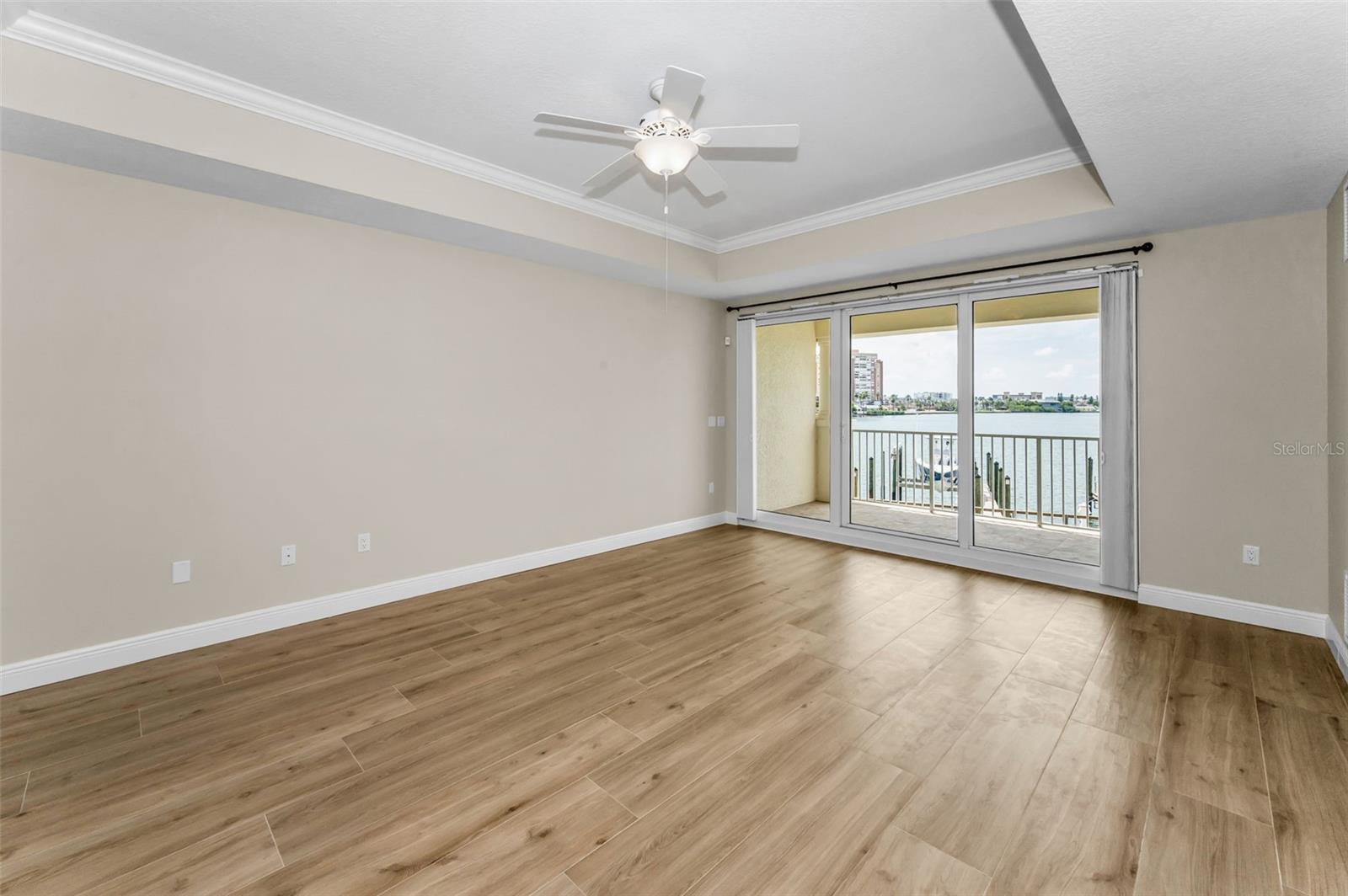 .. 21' X 14' Master Bedroom .. Wake Up to Spectacular Water Views..