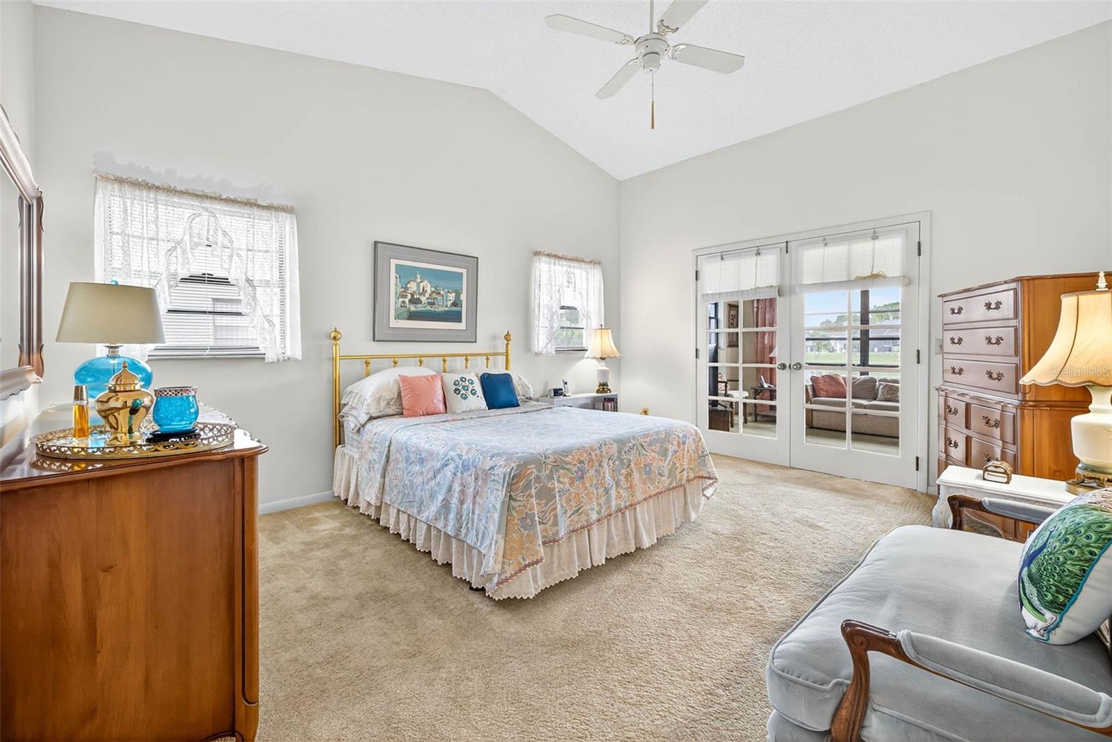 primary suite vaulted ceiling