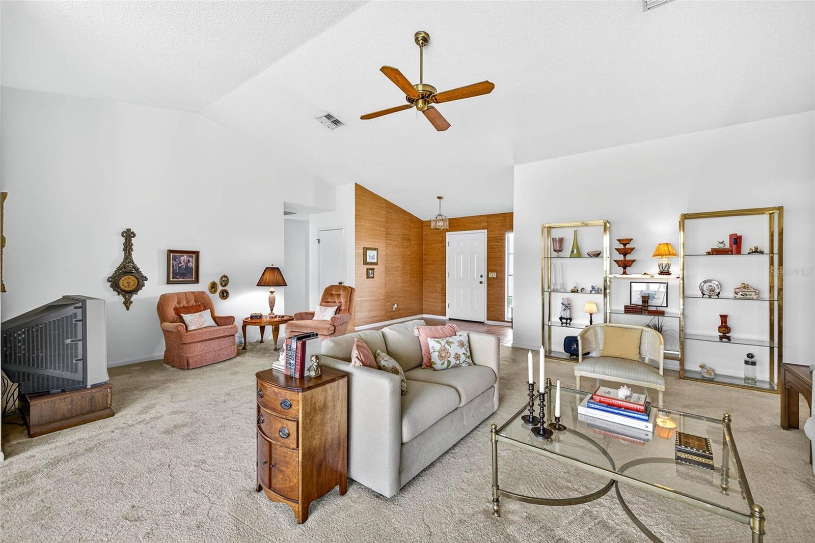 living room to foyer